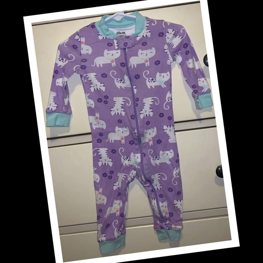 3/$20 •Little Me 12m baby girl sleeper💜EUC💜